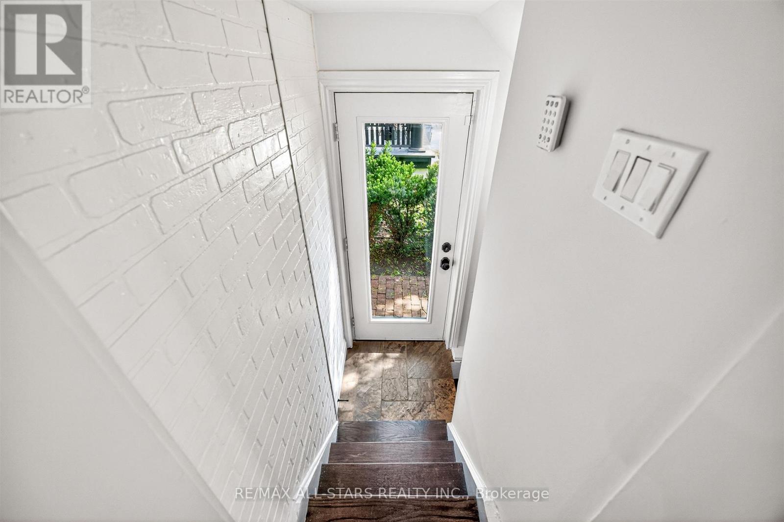 30 Edgewood Crescent Property Photo 38