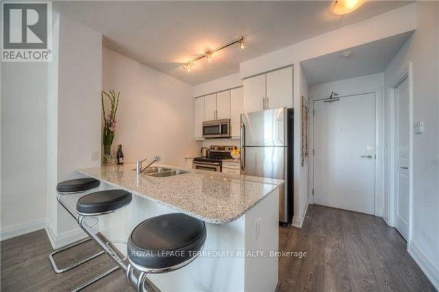 1106 - 530 St Clair Avenue W Property Photo 8