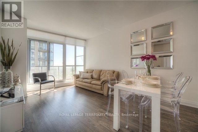 1106 - 530 St Clair Avenue W Property Photo 10