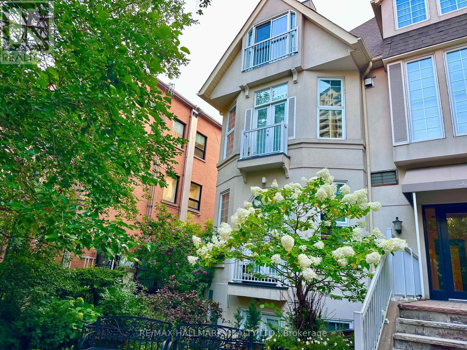 Gt9 - 539 Jarvis Street Property Photo 1