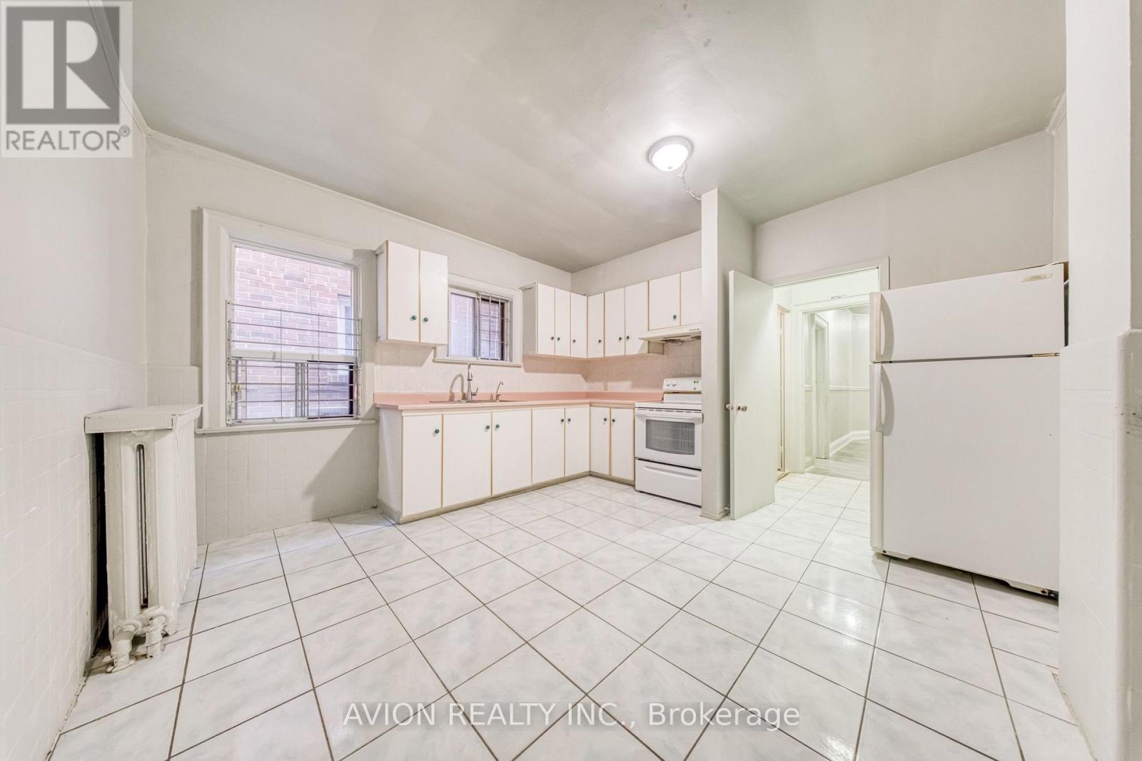 54 Ryerson Avenue Property Photo 6