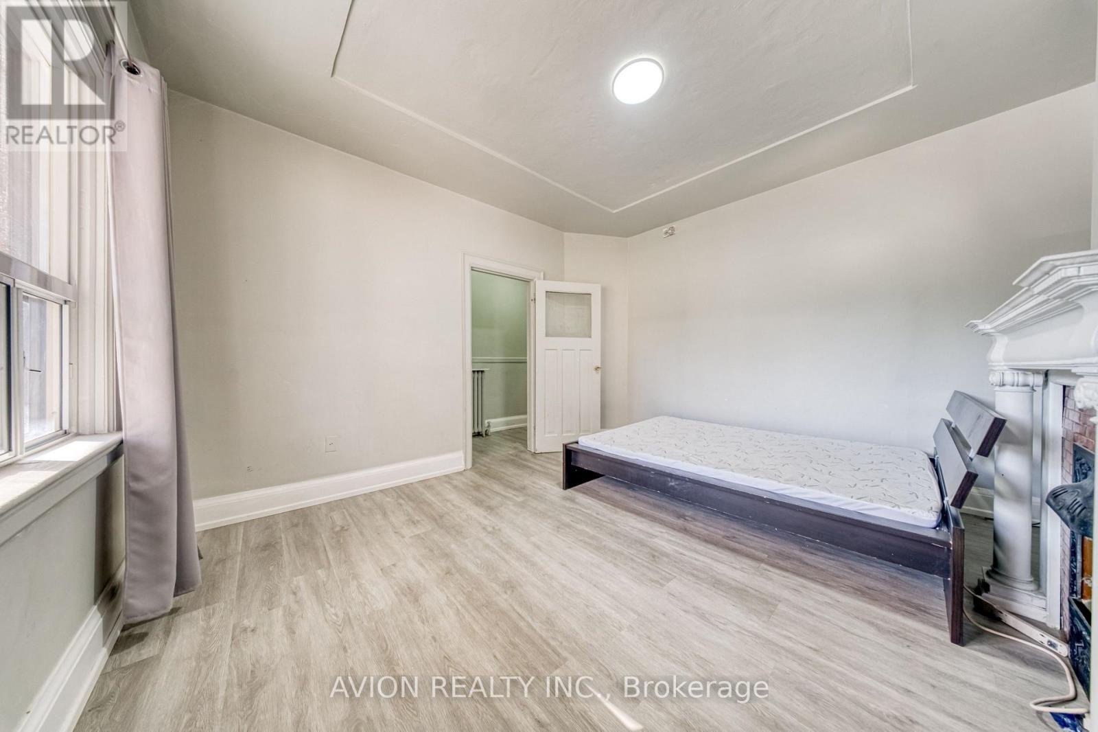 54 Ryerson Avenue Property Photo 11