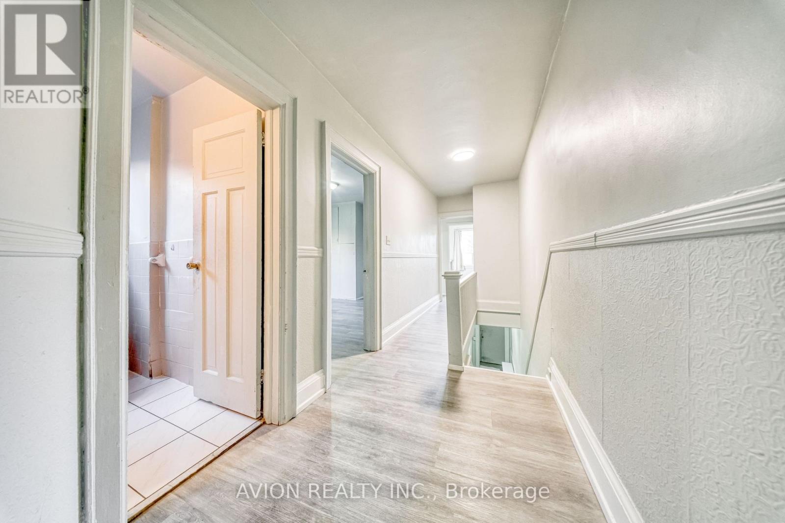 54 Ryerson Avenue Property Photo 16