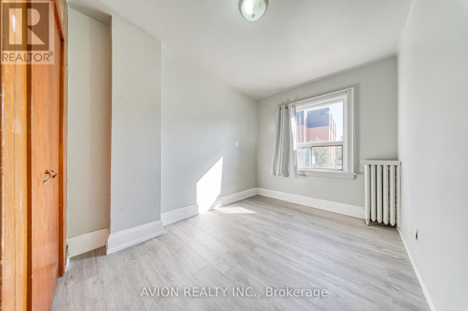 54 Ryerson Avenue Property Photo 23