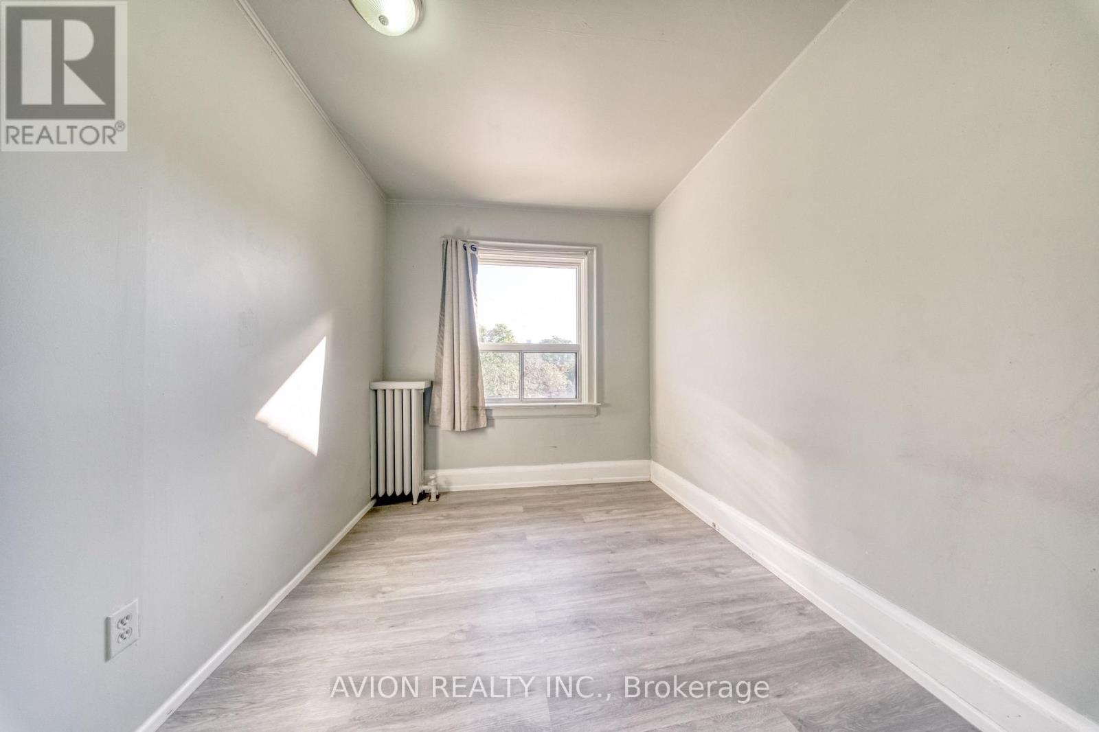 54 Ryerson Avenue Property Photo 25