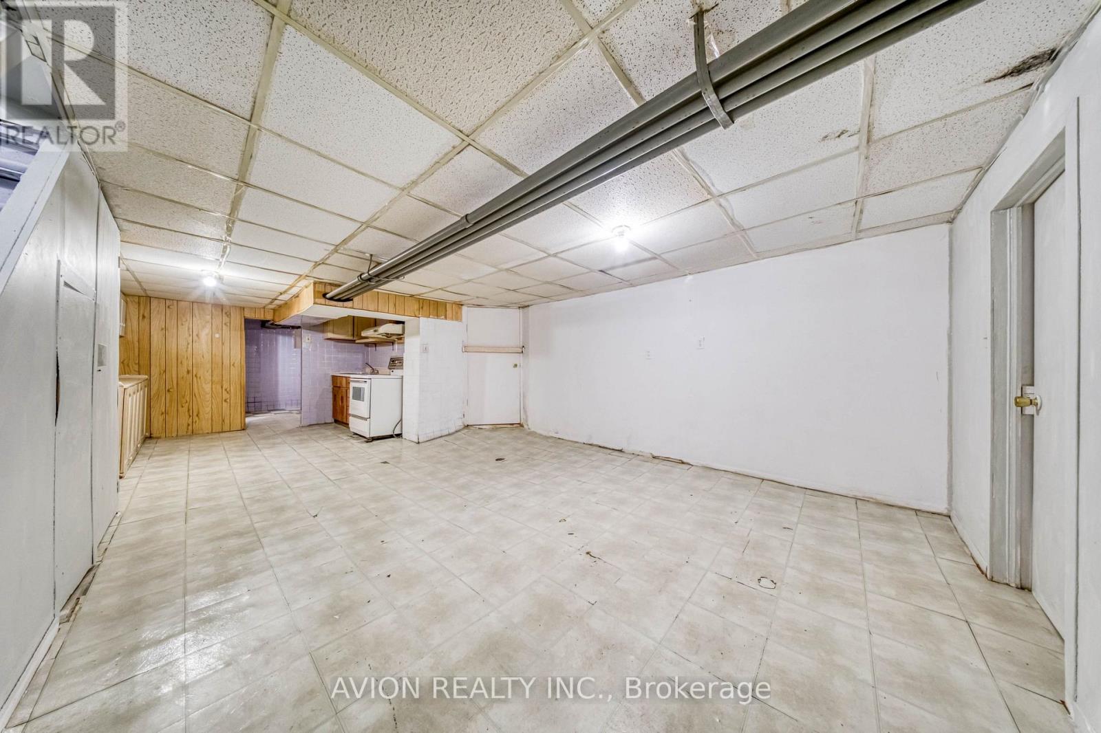 54 Ryerson Avenue Property Photo 28