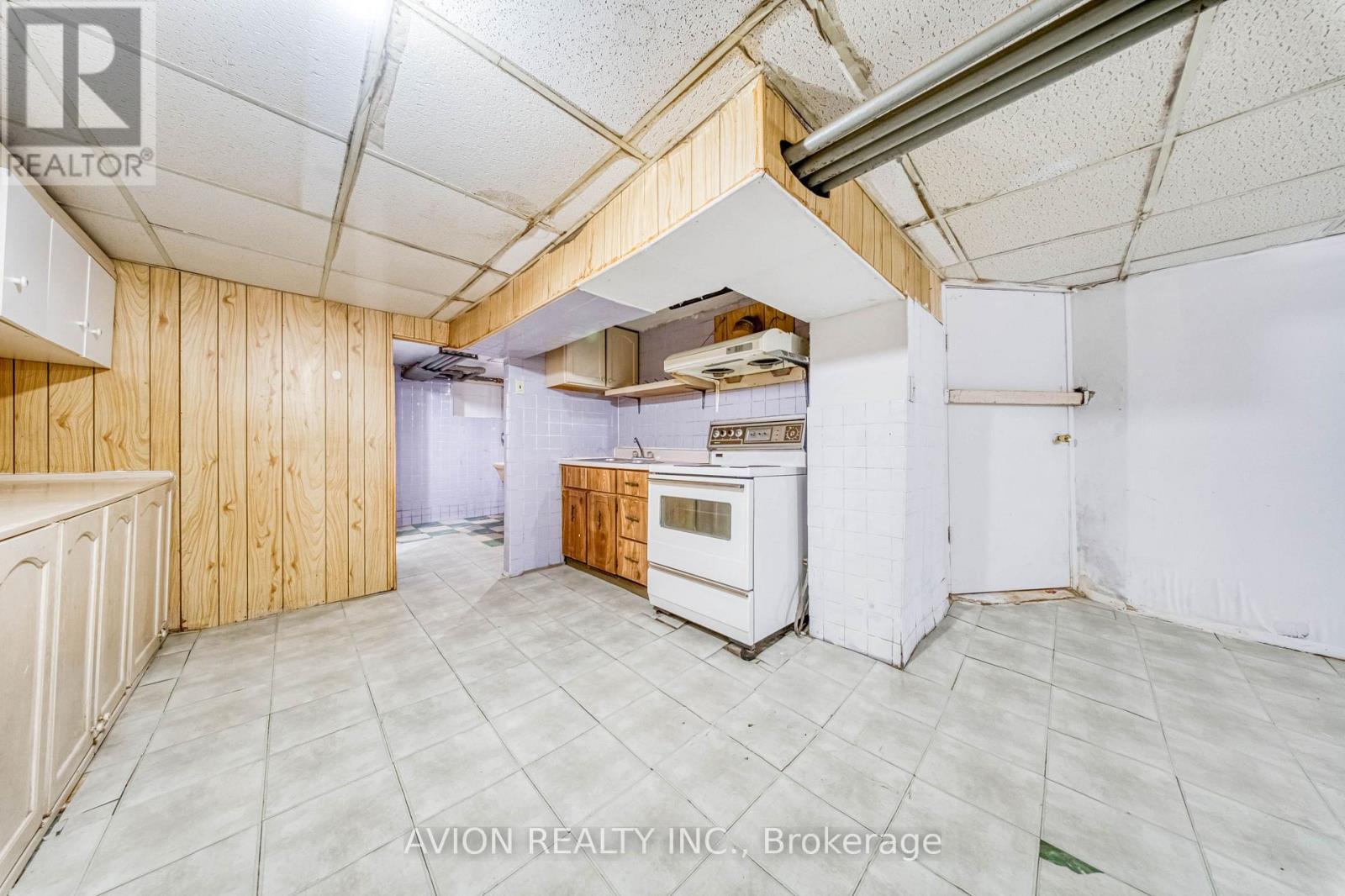54 Ryerson Avenue Property Photo 30