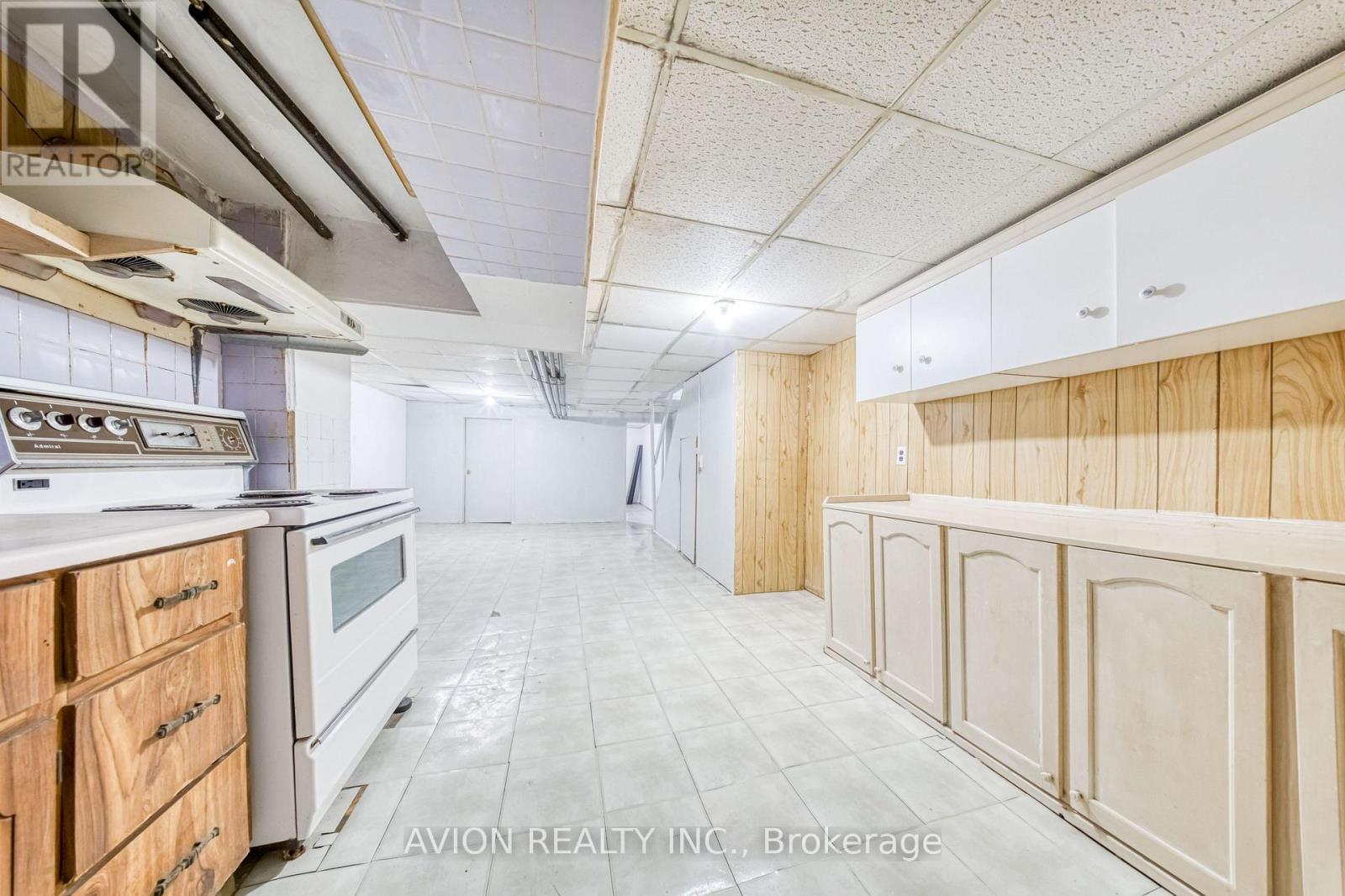 54 Ryerson Avenue Property Photo 31