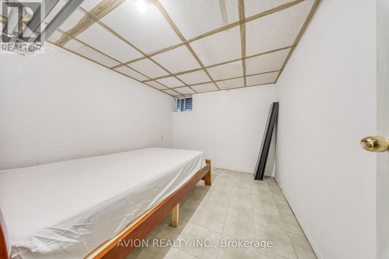 54 Ryerson Avenue Property Photo 32