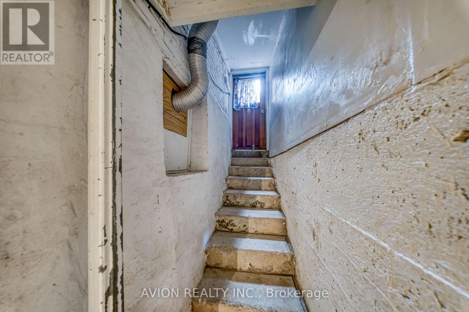 54 Ryerson Avenue Property Photo 34