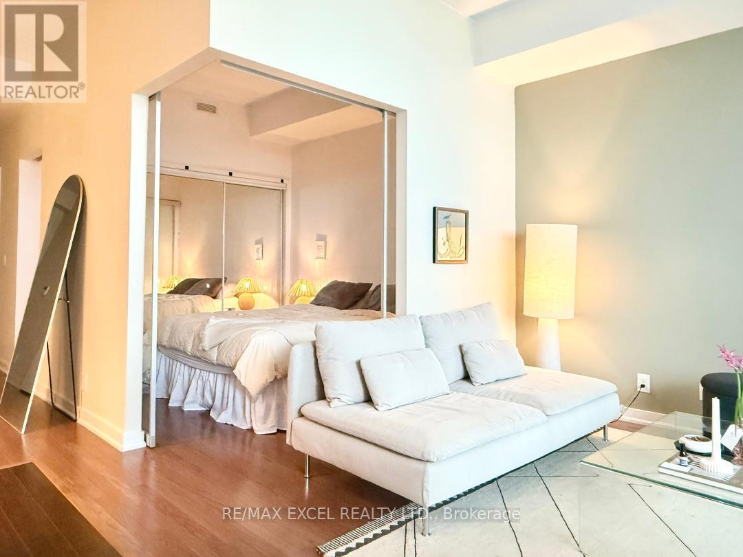 3704 - 14 York Street Property Photo 10