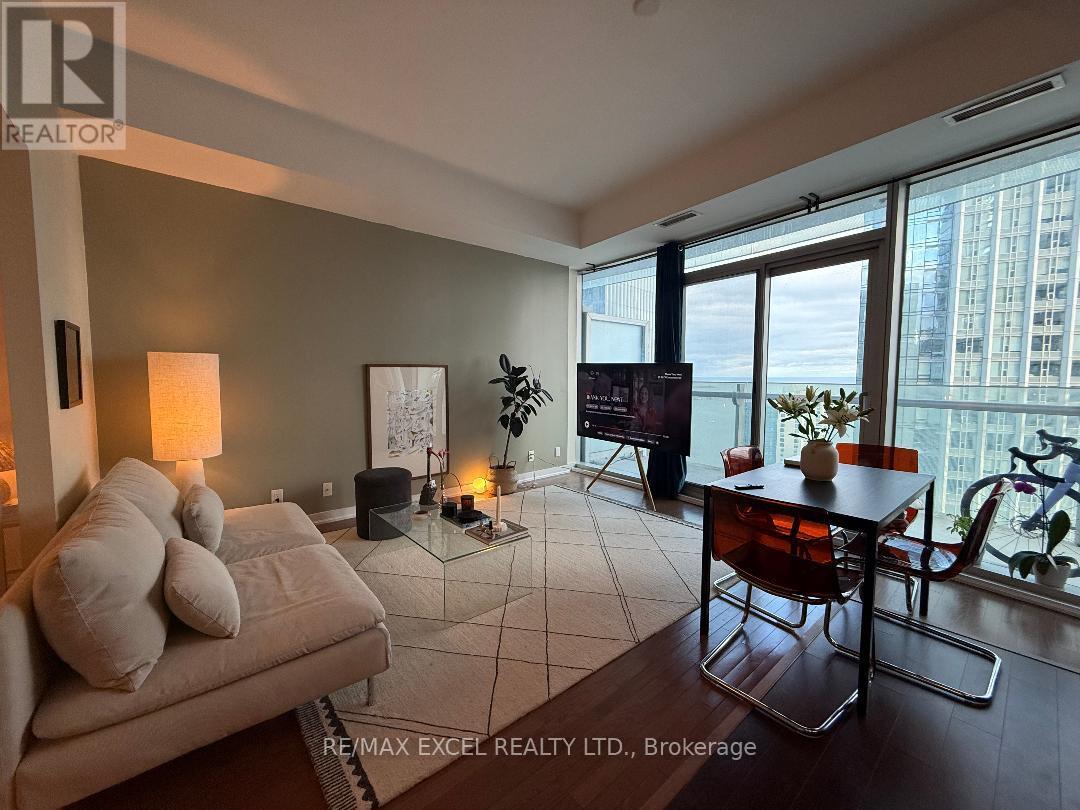3704 - 14 York Street Property Photo 12