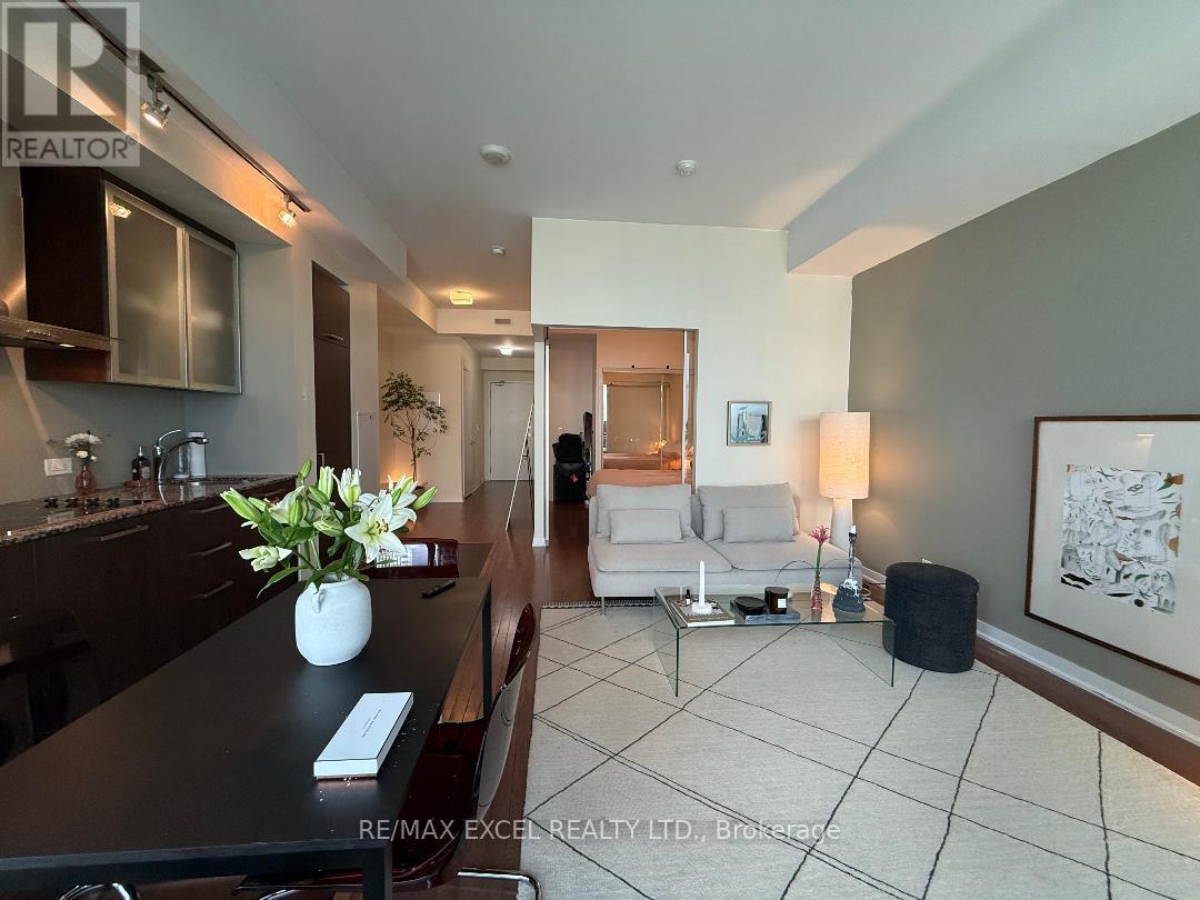 3704 - 14 York Street Property Photo 14