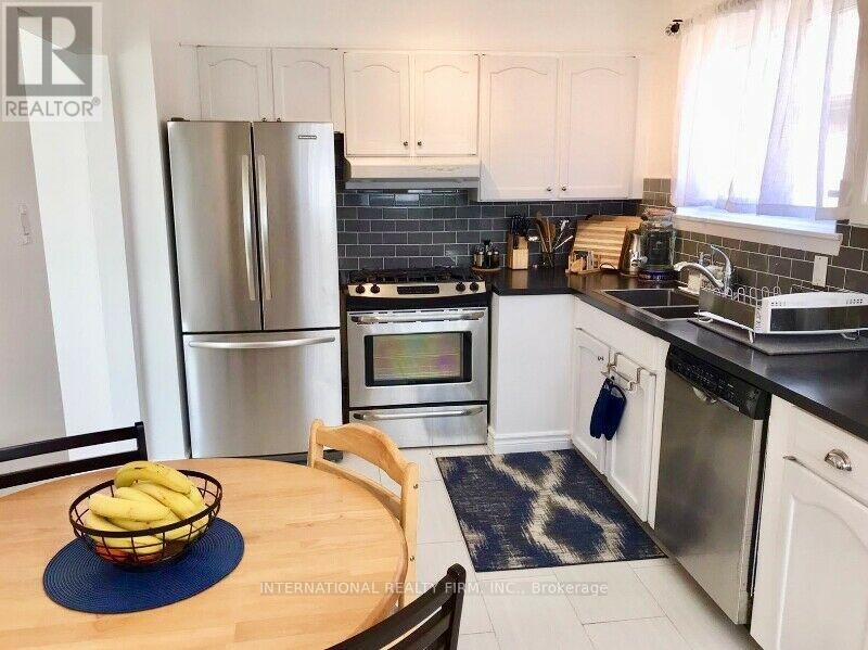 UPPER - 77 ELISE TERRACE