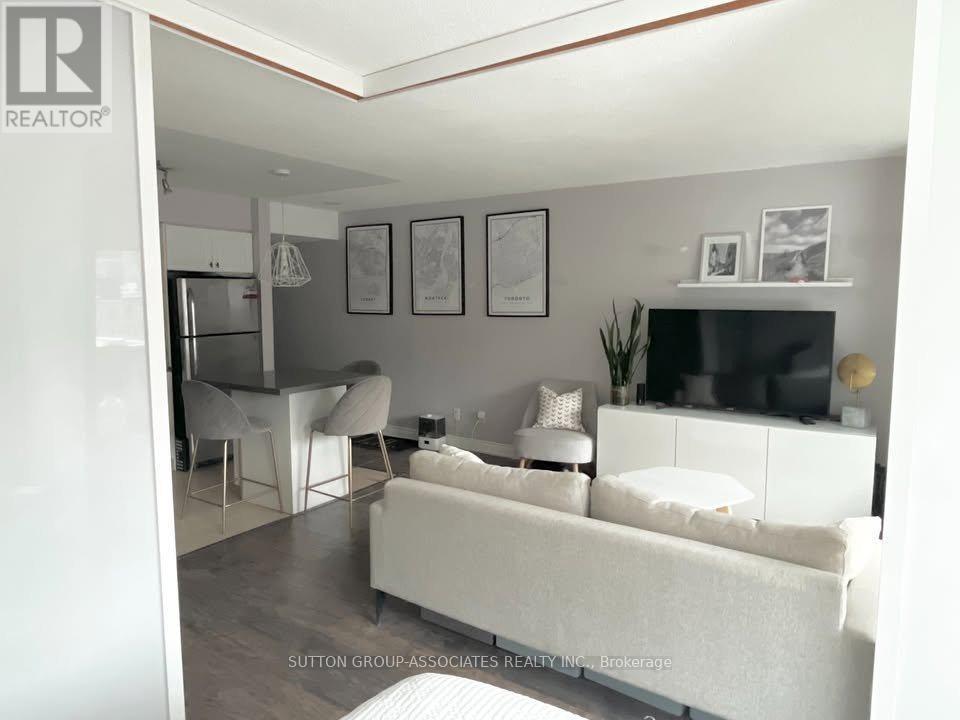 920 - 230 King Street E Property Photo 7