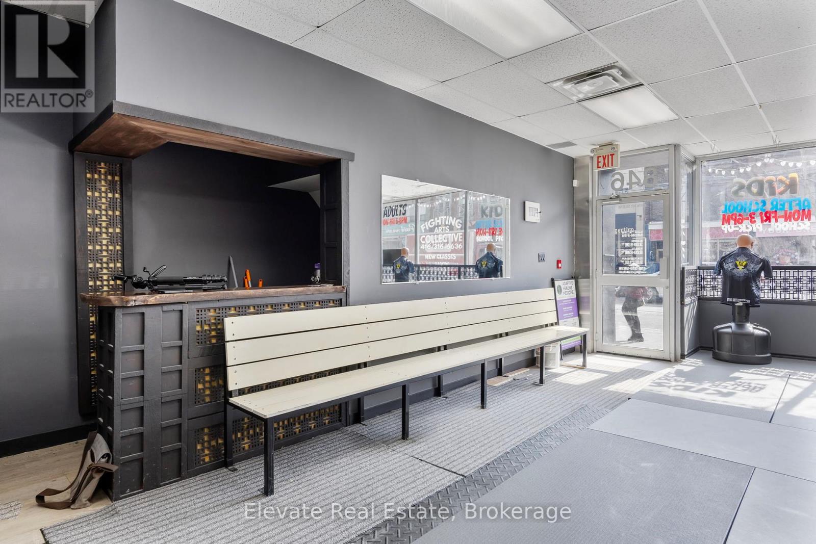 846 College Street Property Photo 3