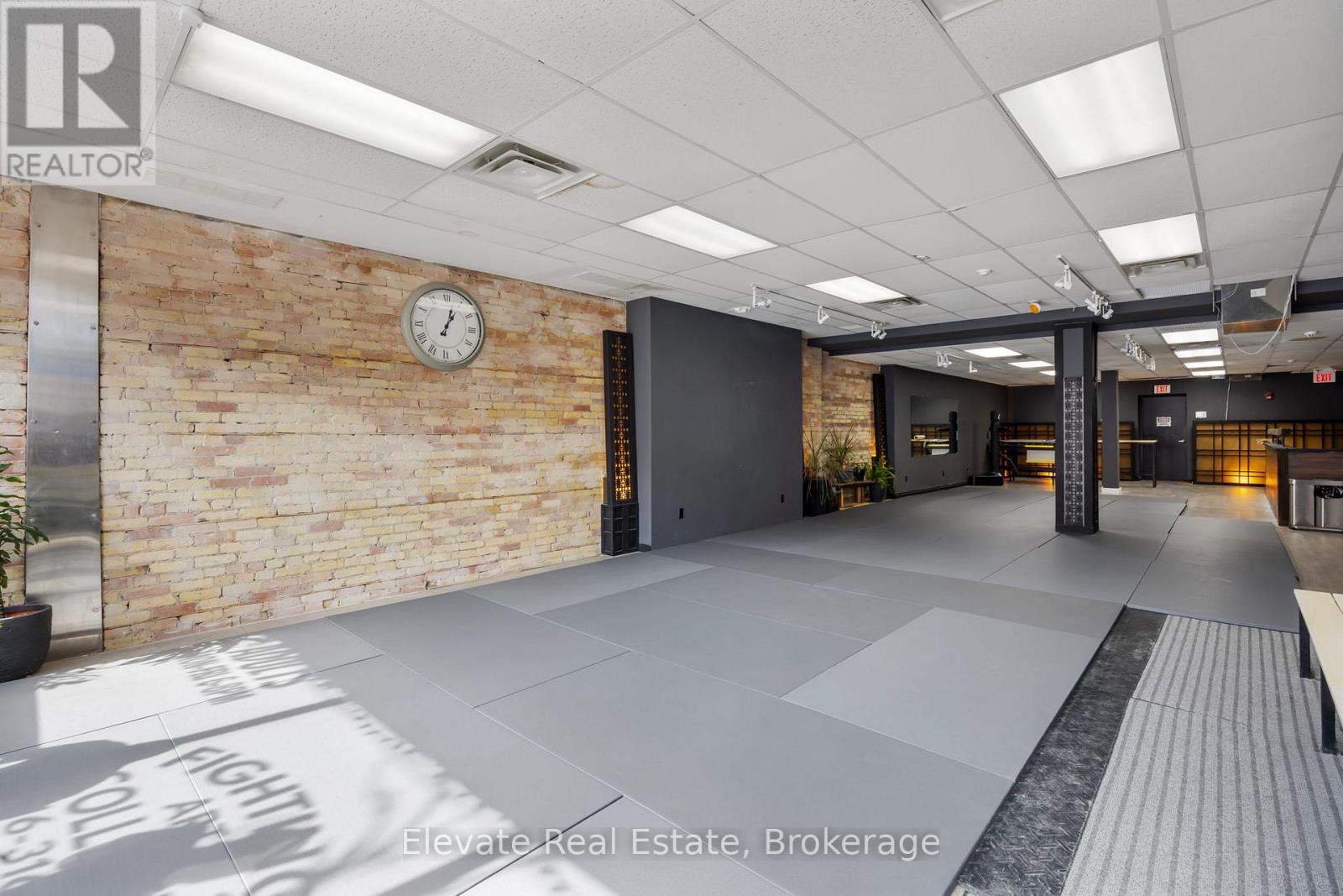 846 College Street Property Photo 6