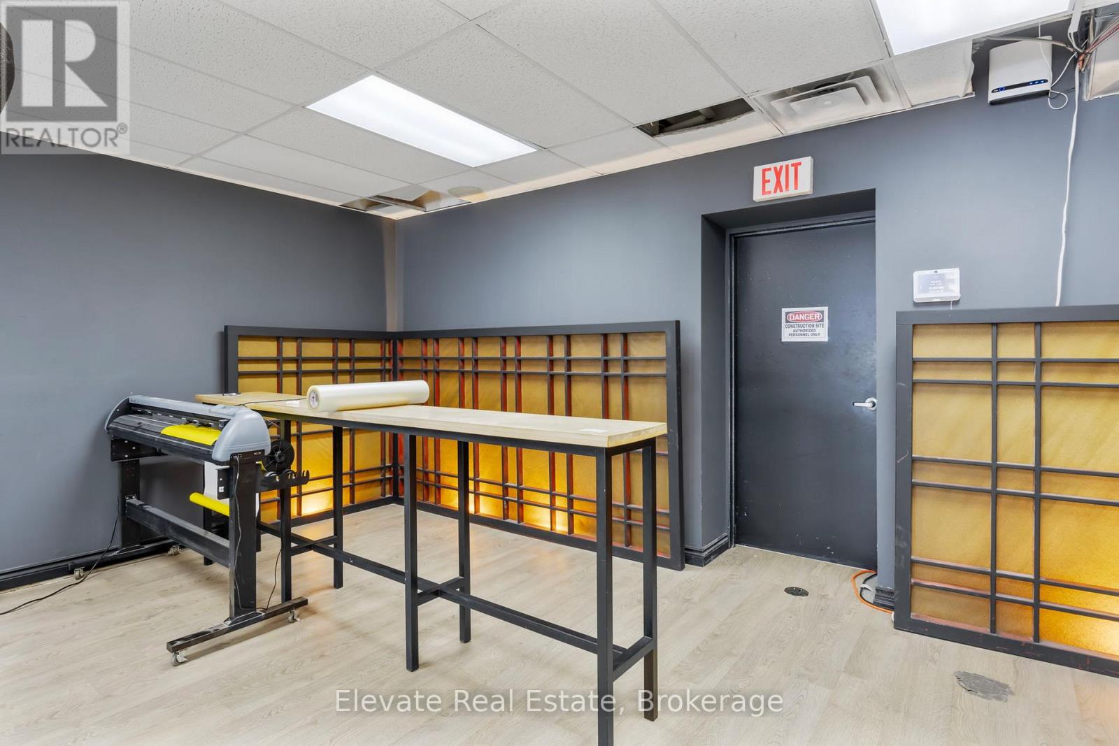 846 College Street Property Photo 12