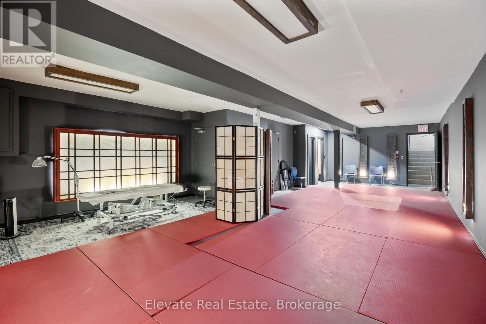 846 College Street Property Photo 14