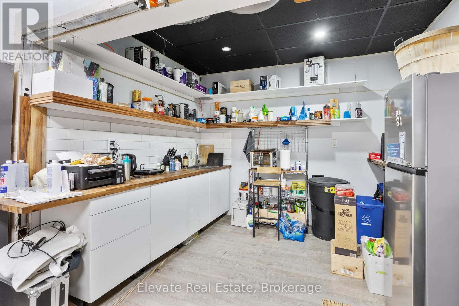846 College Street Property Photo 21