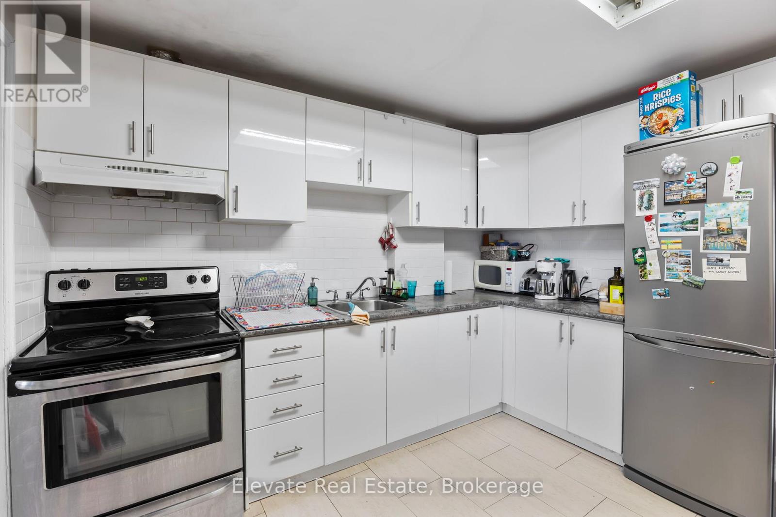 846 College Street Property Photo 24