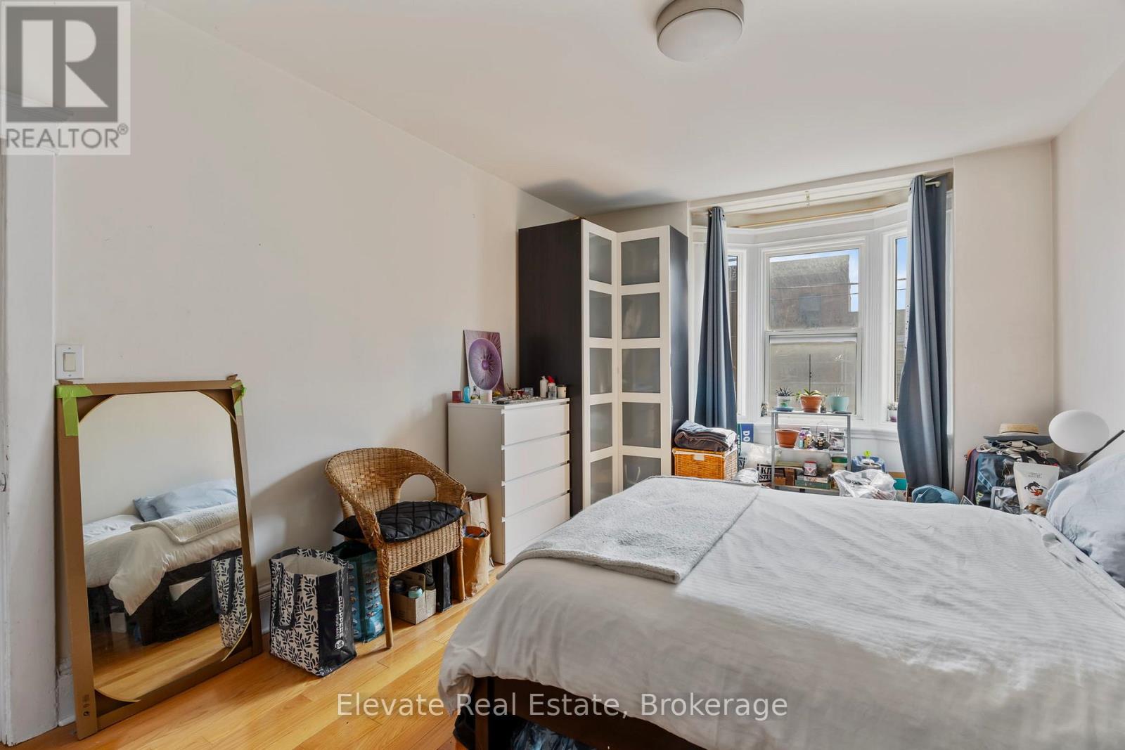 846 College Street Property Photo 30