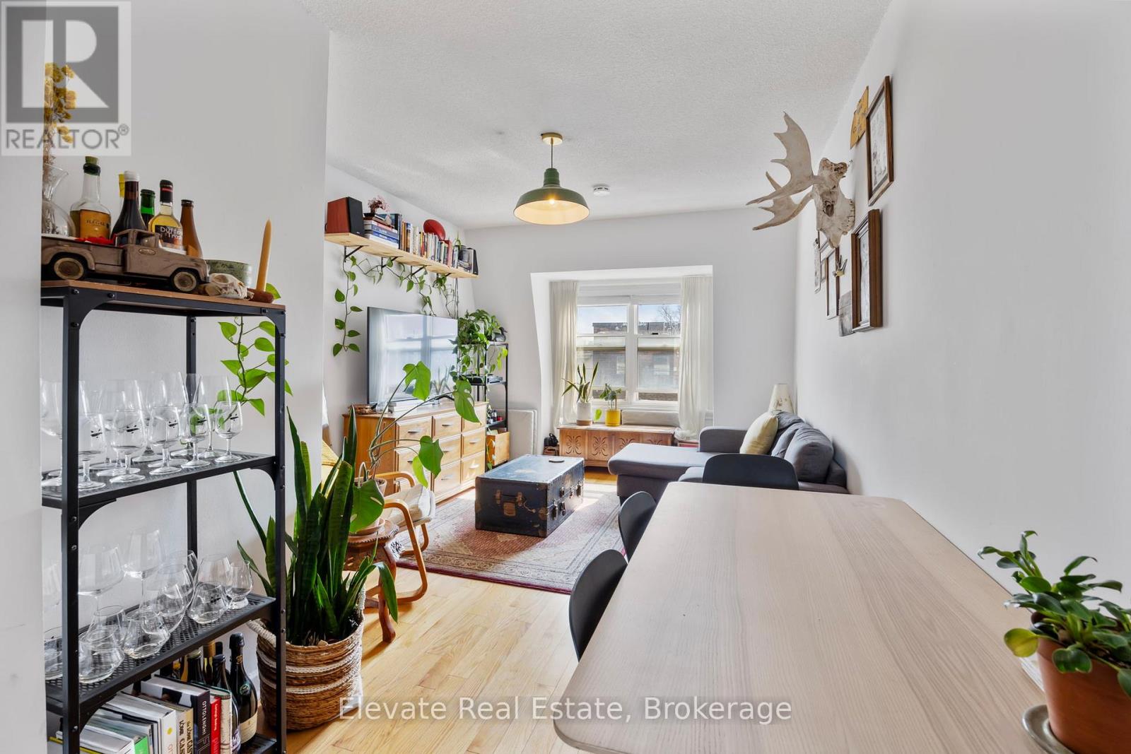 846 College Street Property Photo 38