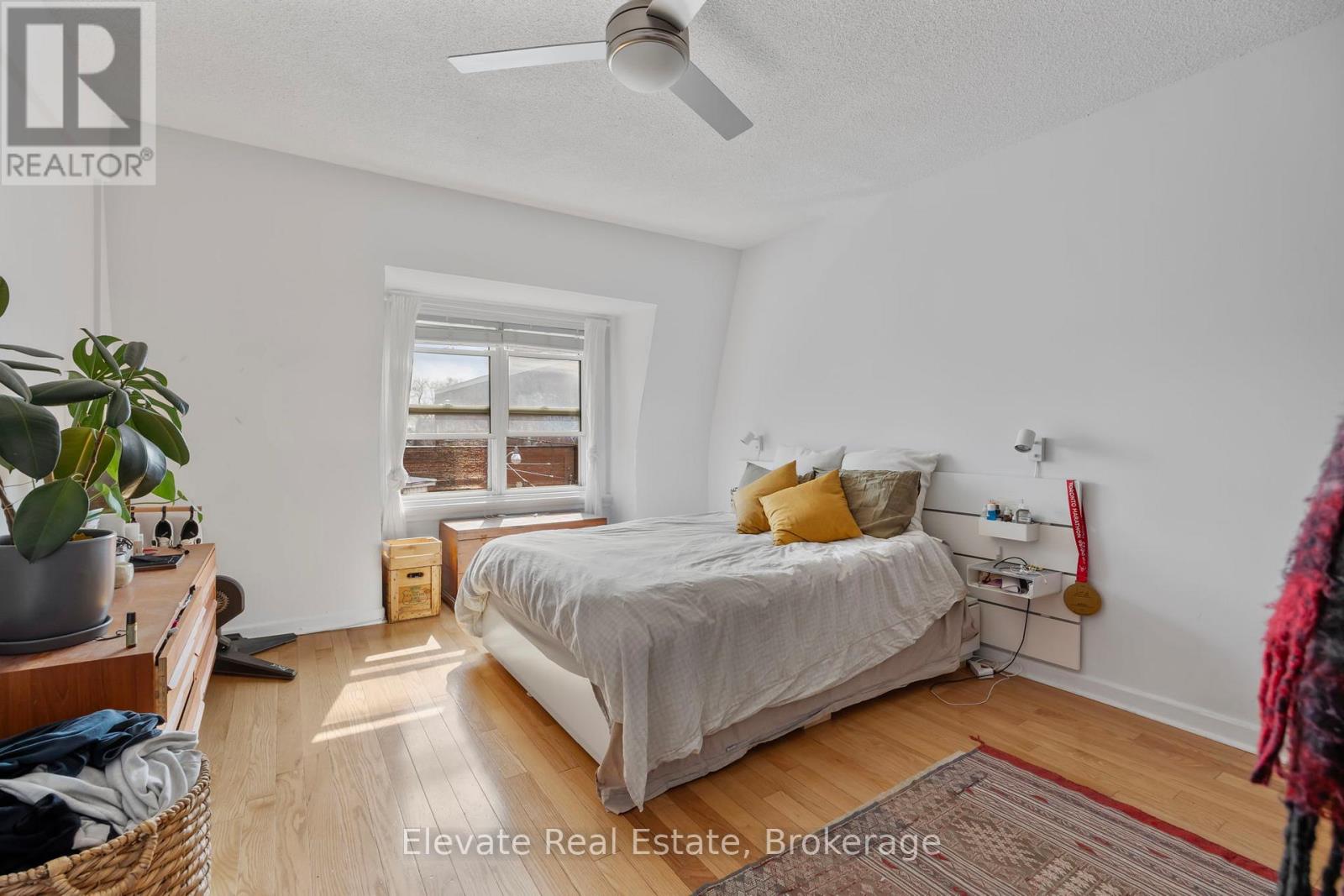 846 College Street Property Photo 42
