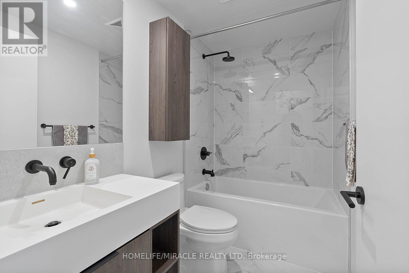 1322 - 108 Peter Street Property Photo 29