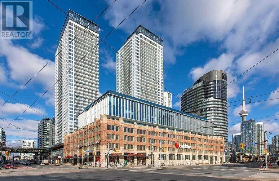 3911 - 19 BATHURST STREET Property Photo 1