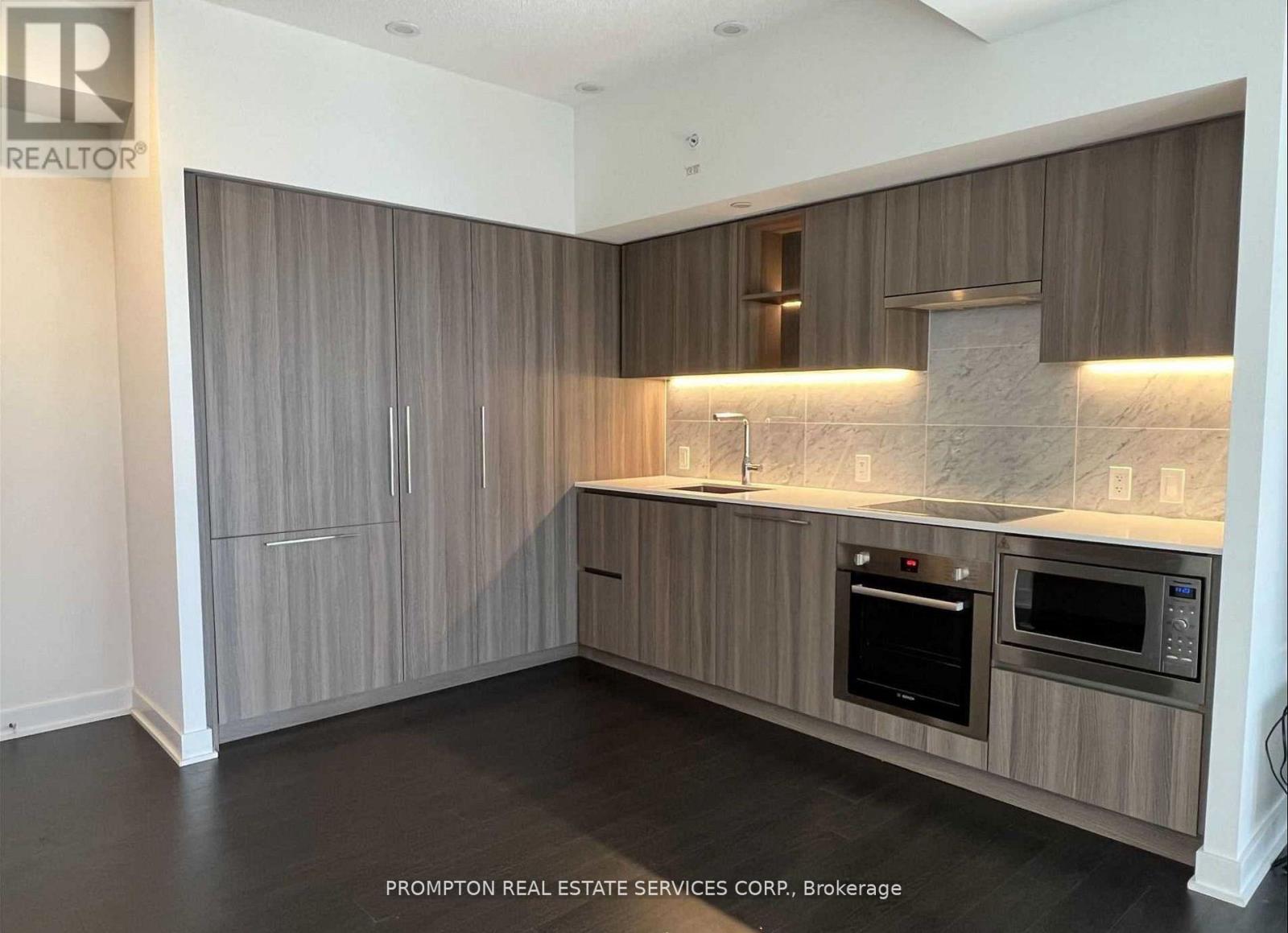 3911 - 19 Bathurst Street Property Photo 4