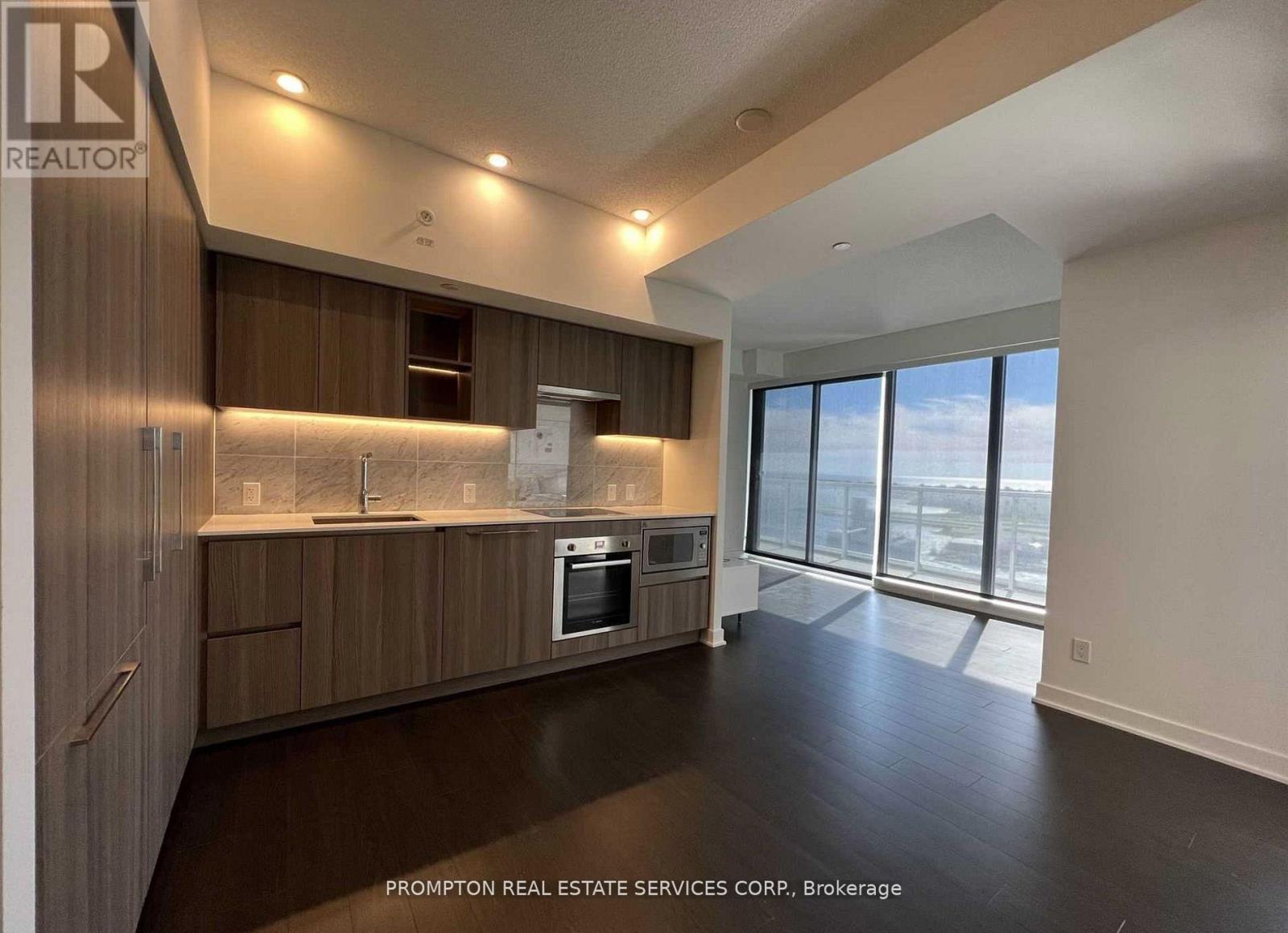 3911 - 19 Bathurst Street Property Photo 5