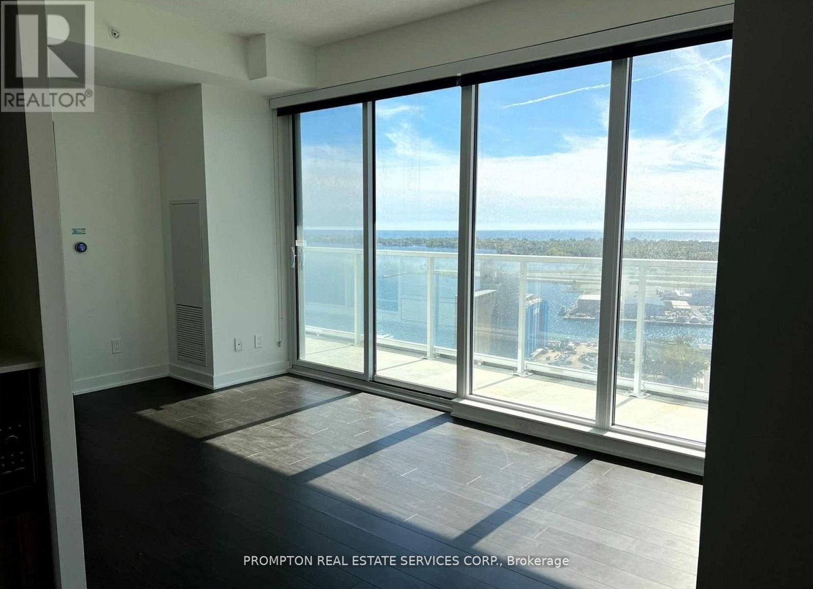3911 - 19 Bathurst Street Property Photo 6