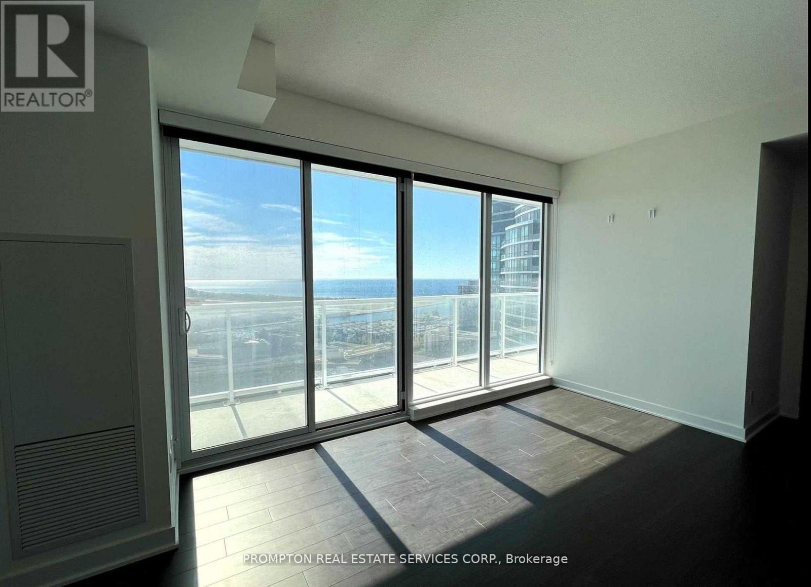 3911 - 19 Bathurst Street Property Photo 7
