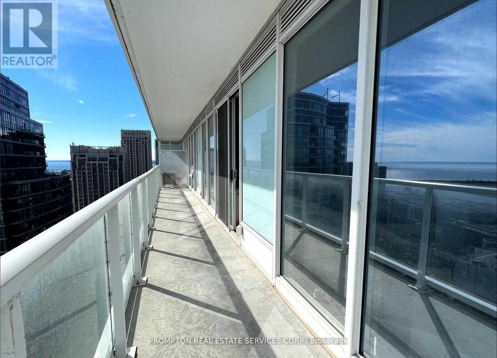 3911 - 19 Bathurst Street Property Photo 8