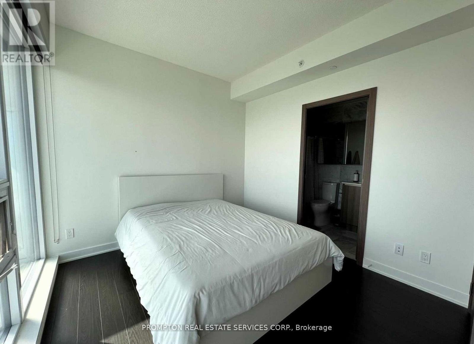 3911 - 19 Bathurst Street Property Photo 10