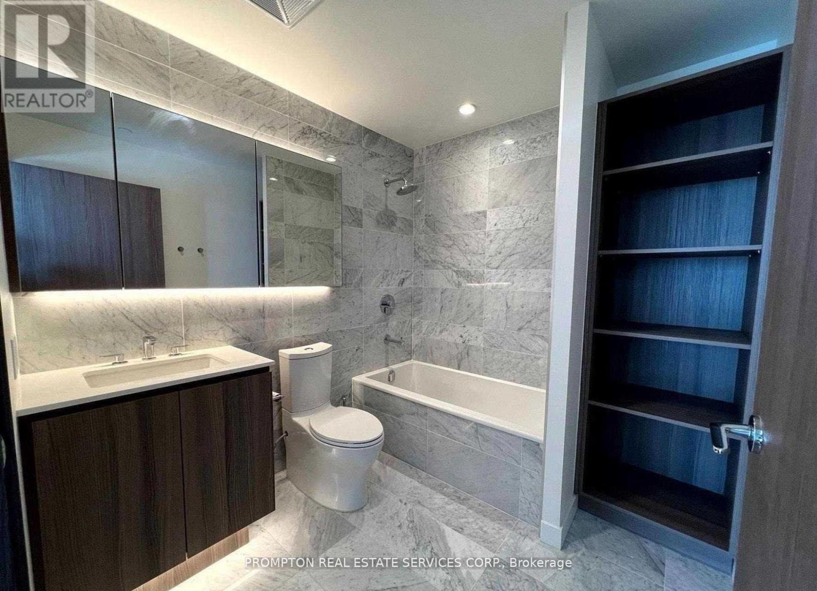 3911 - 19 Bathurst Street Property Photo 13