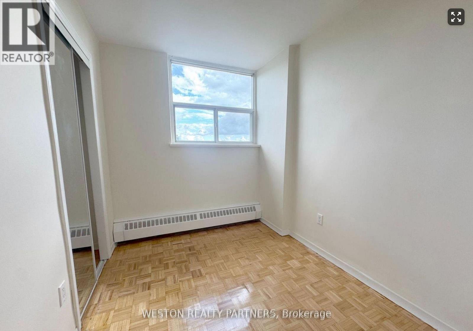 801 - 44 Walmer Road Property Photo 2