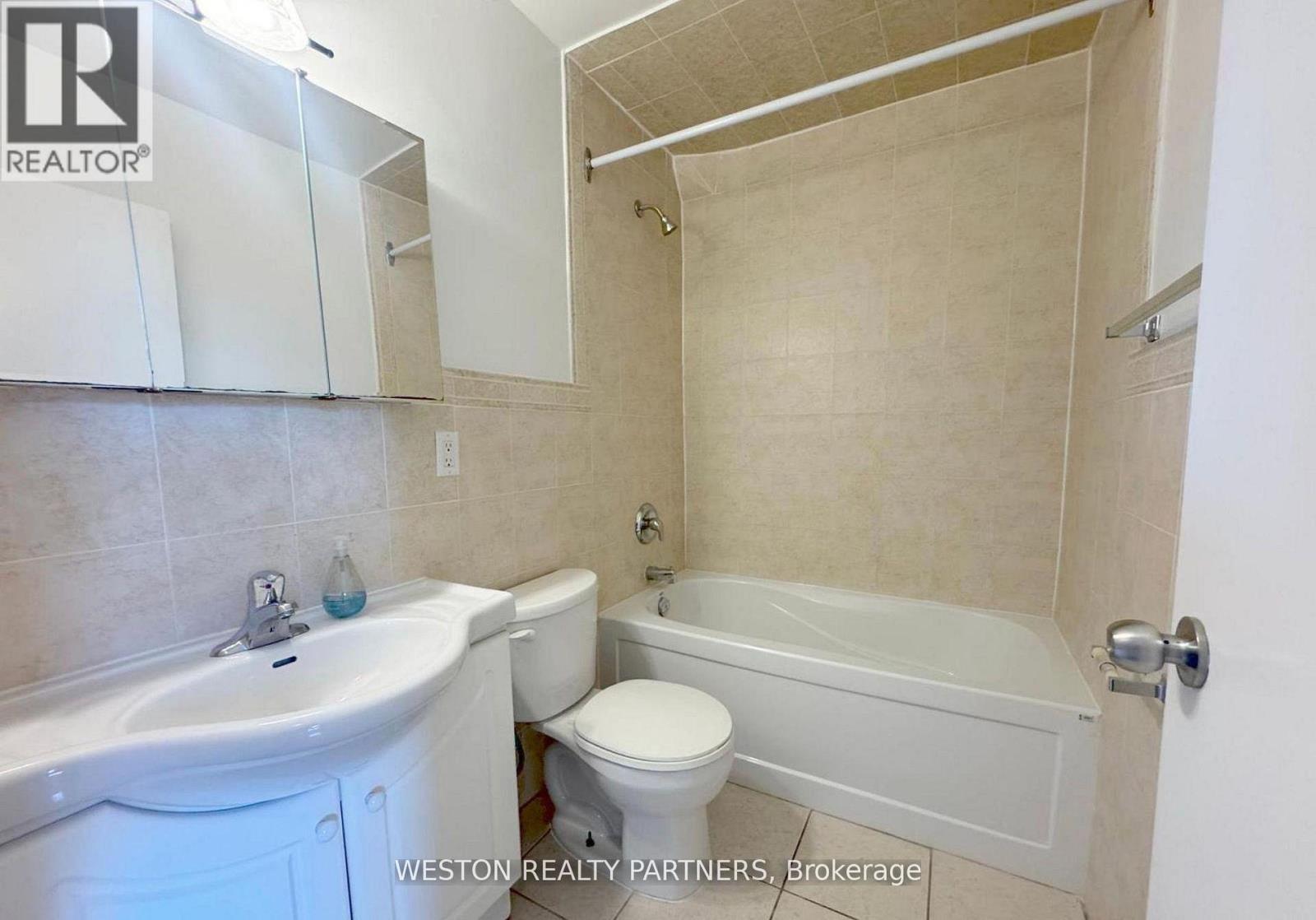 801 - 44 Walmer Road Property Photo 4