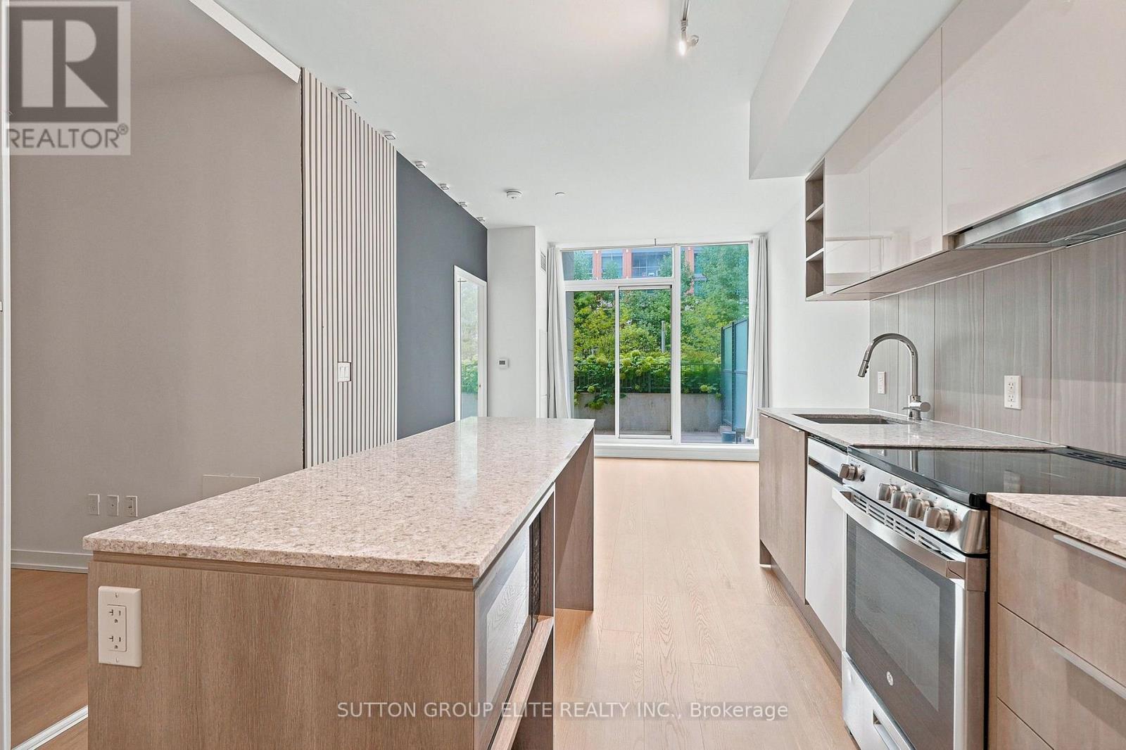 106 - 31 Tippett Road Property Photo 10