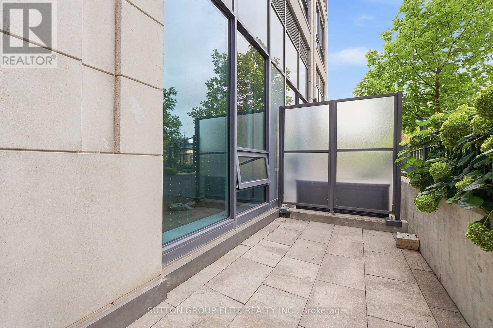 106 - 31 Tippett Road Property Photo 26