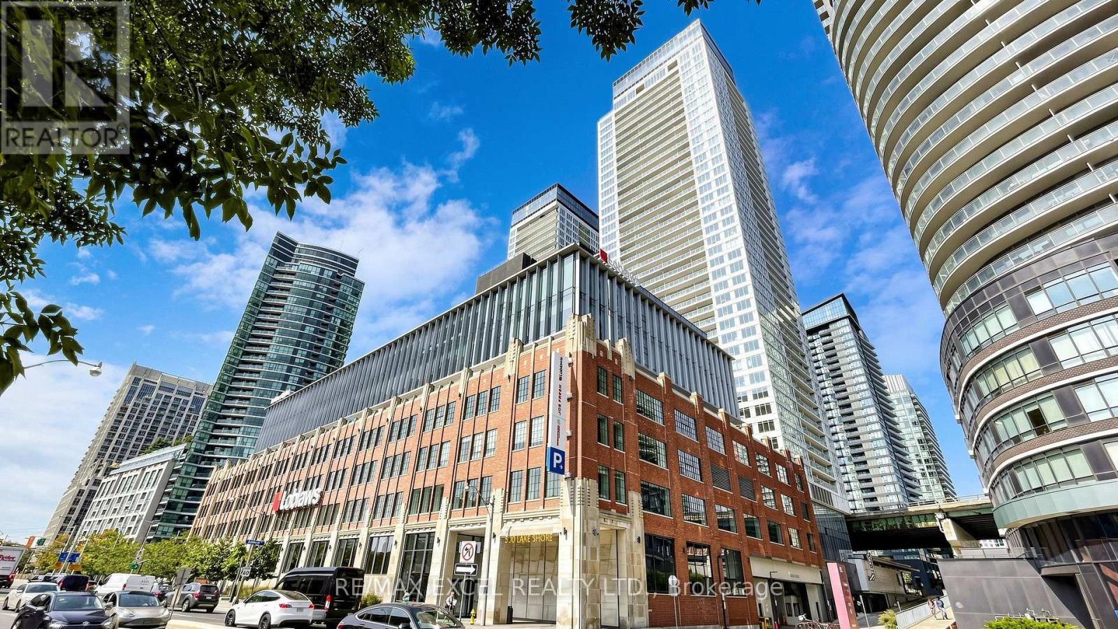 4002 - 17 Bathurst Street Property Photo 1