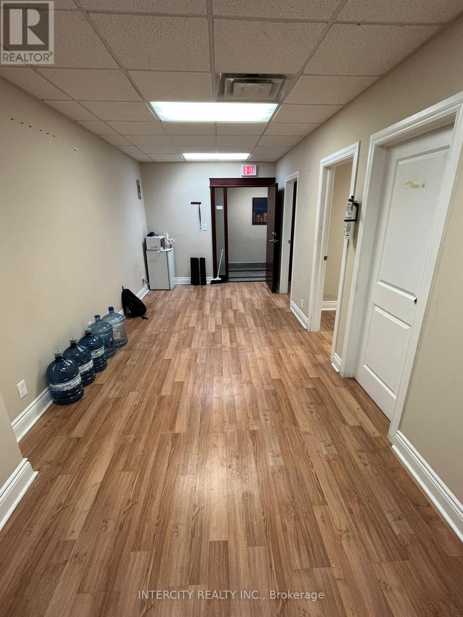 390 - 20 Eglinton Avenue E Property Photo 4