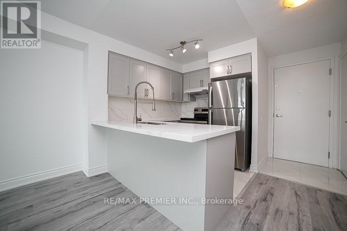 707 - 525 Wilson Avenue Property Photo 12