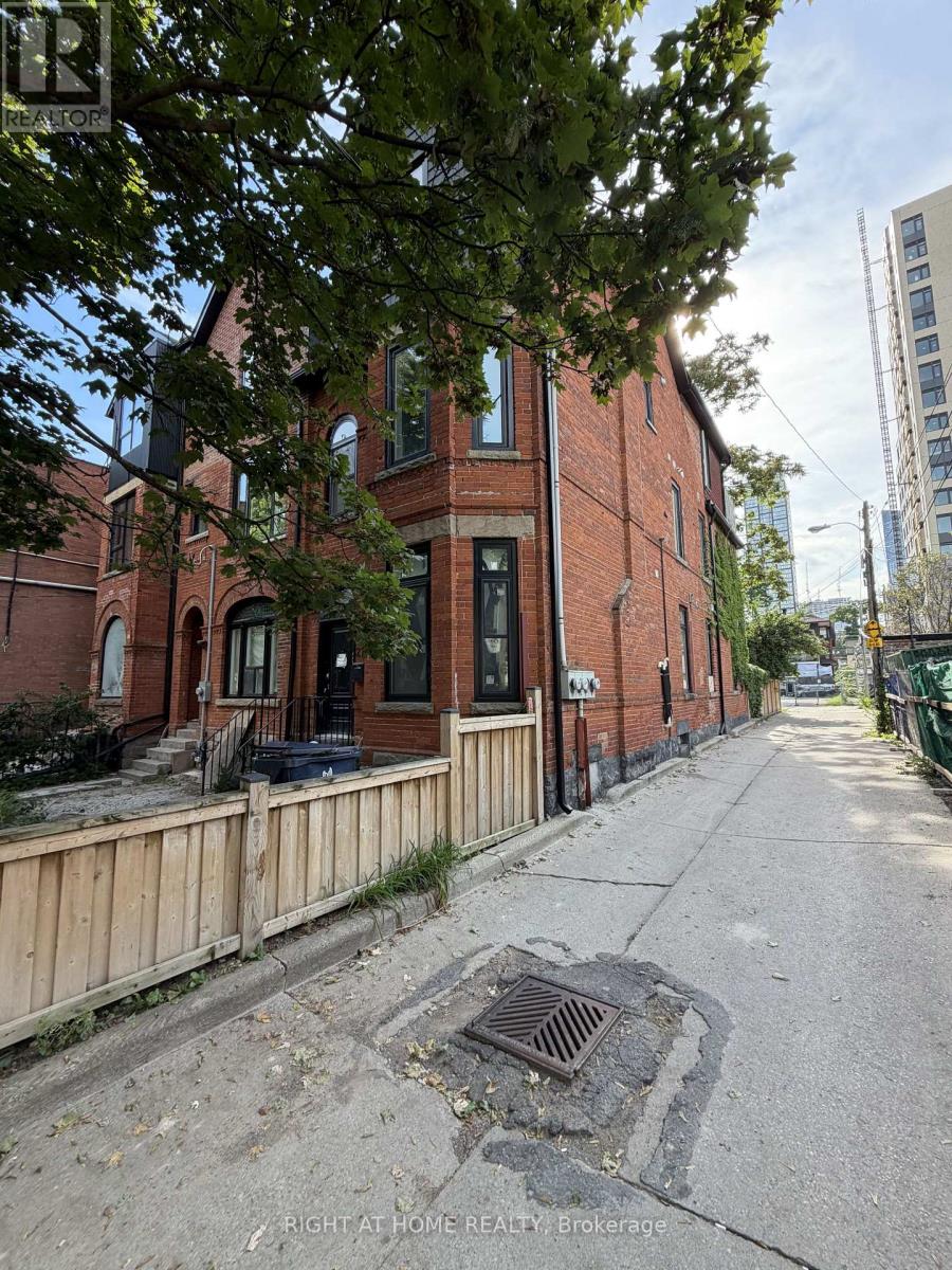 272 Seaton Street Property Photo 2