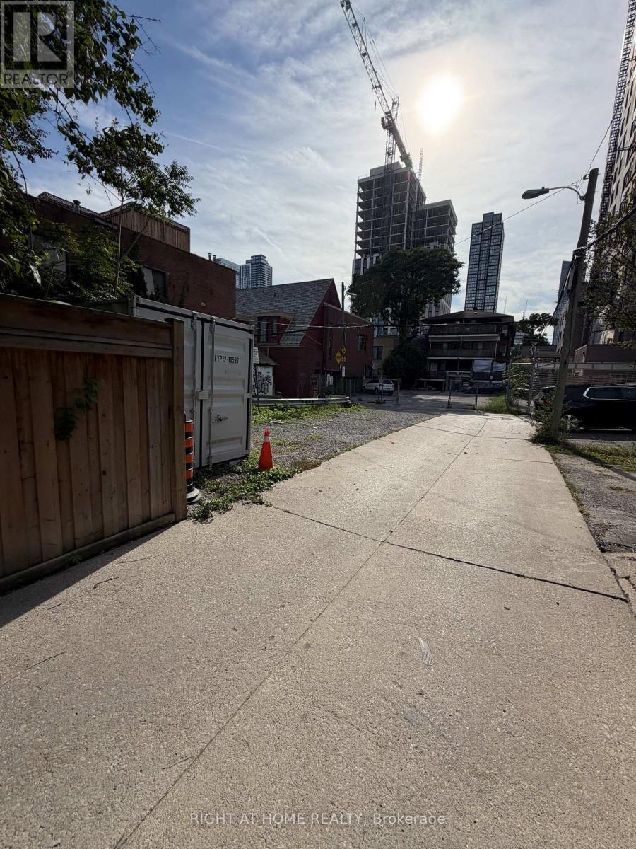 272 Seaton Street Property Photo 8