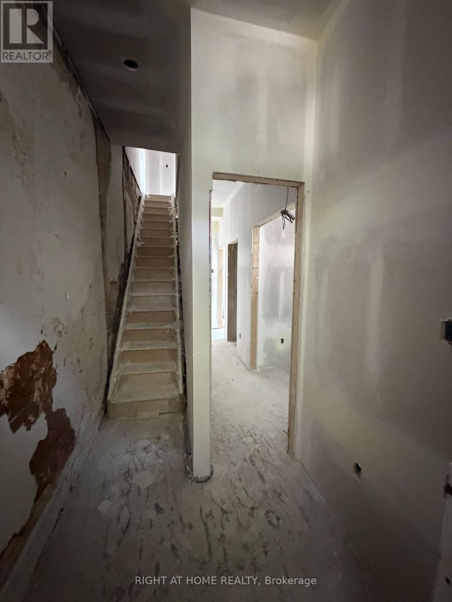 272 Seaton Street Property Photo 9