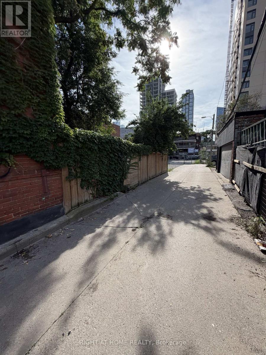 272 Seaton Street Property Photo 12