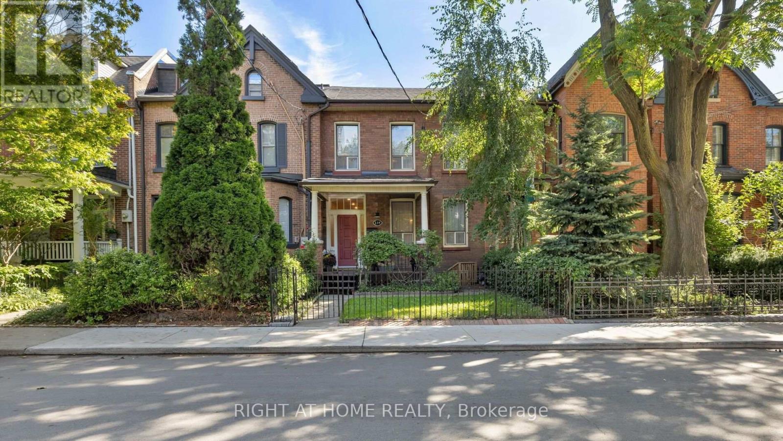 239 Seaton Street Property Photo 1