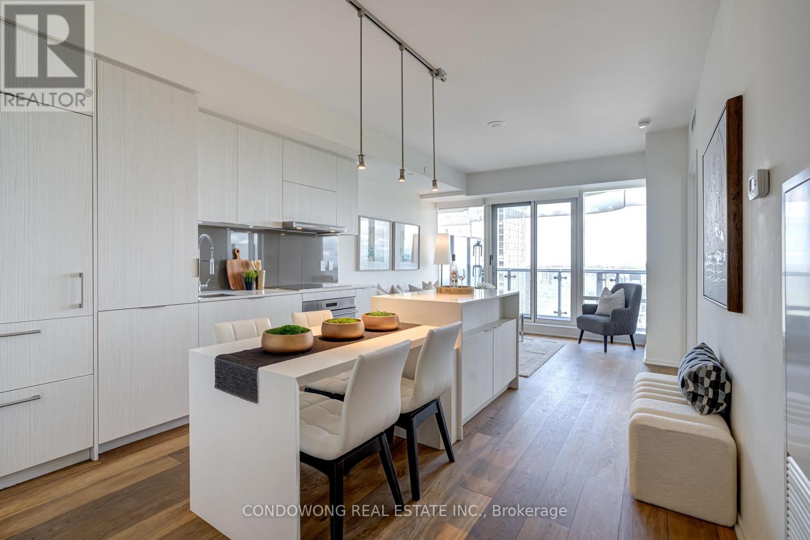 4710 - 1 Bloor Street E Property Photo 2